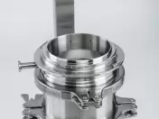 SafePort connecting head with integrated Cleaning System