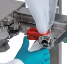 Anwendung: Einlegen SafeSeal Crimp